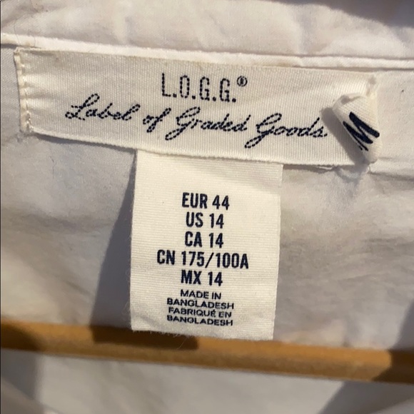 H&M white short sleeve button down blouse. Size 14 - Picture 2 of 5